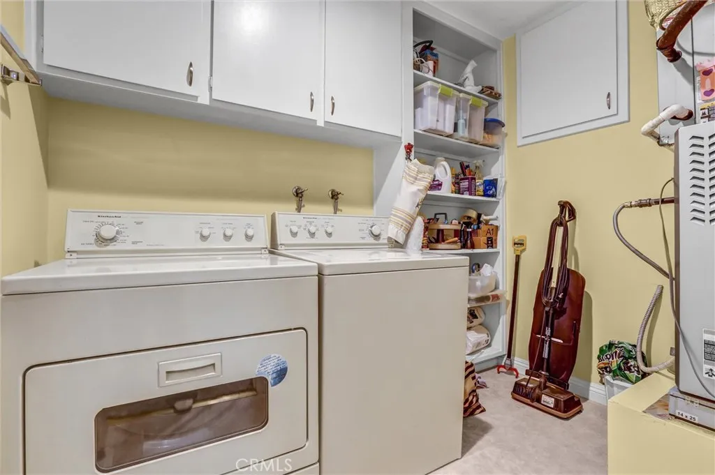 18242 Burbank Boulevard 8, Tarzana, California 91356 home-pic-24